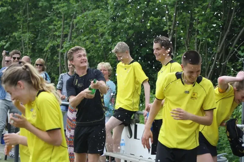 Dalto/BNApp.nl A2 ook op het veld kampioen 3 20160528-Kampioensfoto-Dalto-A2-1278