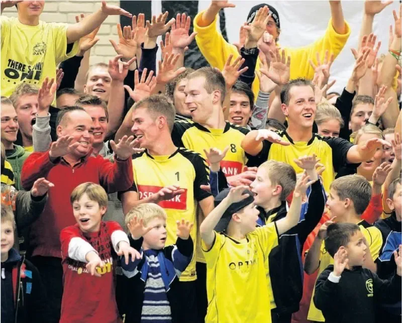 Interview Lonneke en Tess in het AD 2 Robert in het ad uit 2007