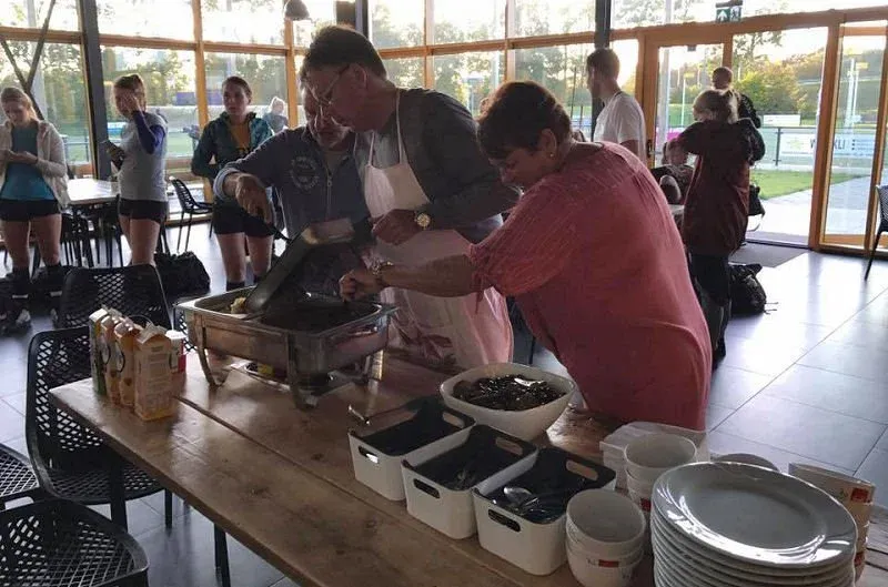 Koksgasten en Jumbo/Verberne Driebergen verzorgen maaltijden selectie 1 Maaltijdverzorging voor de selectie