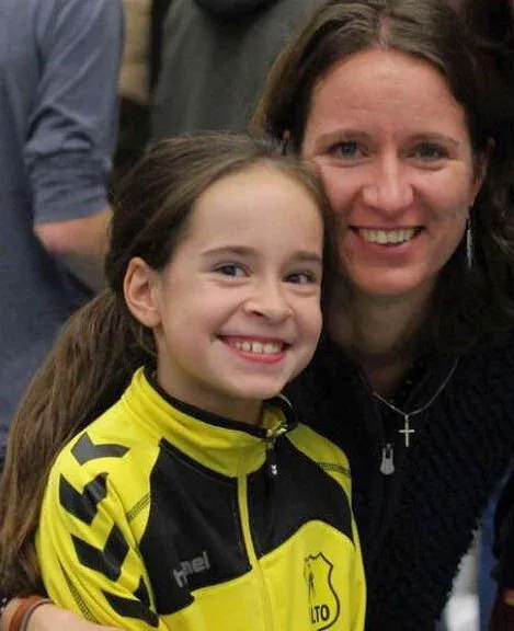 Interview Lonneke en Tess in het AD 1 Tess en Lonneke