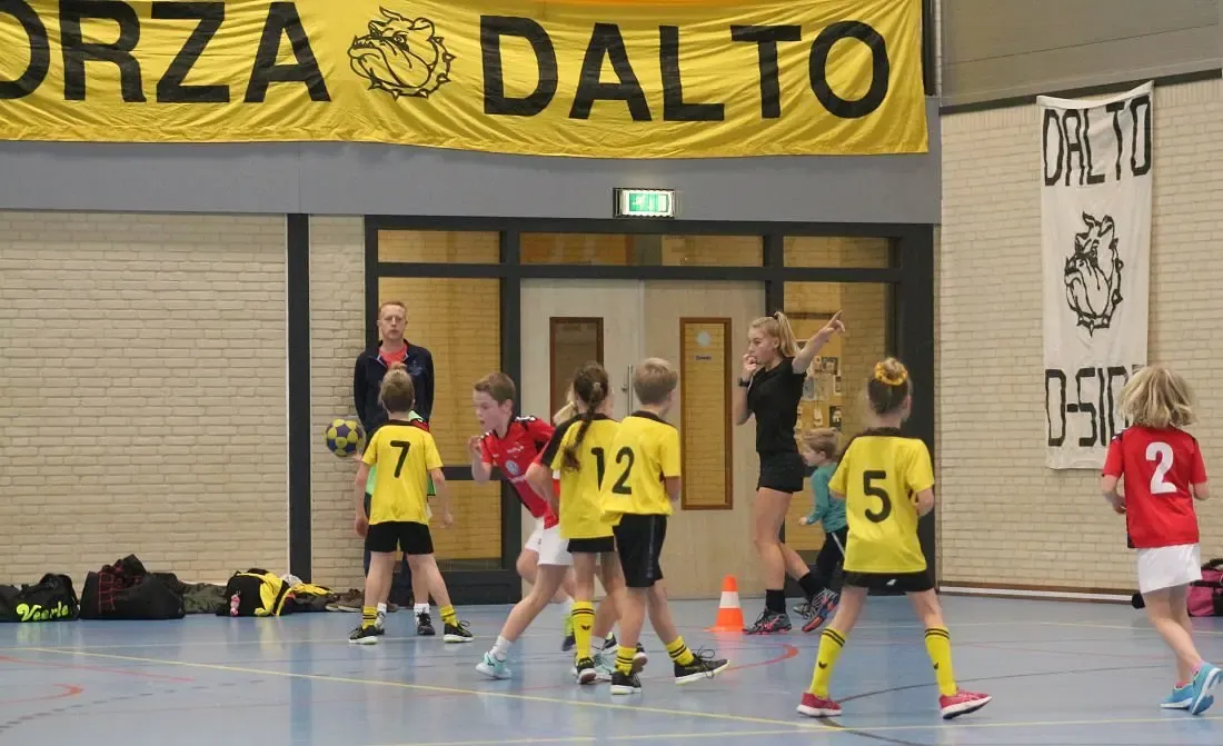 Jasmijn geslaagd voor het Jeugdscheidsrechtersexamen EF 1 20191221 Jasmijn, Arbitrage Dalto, geslaagd!