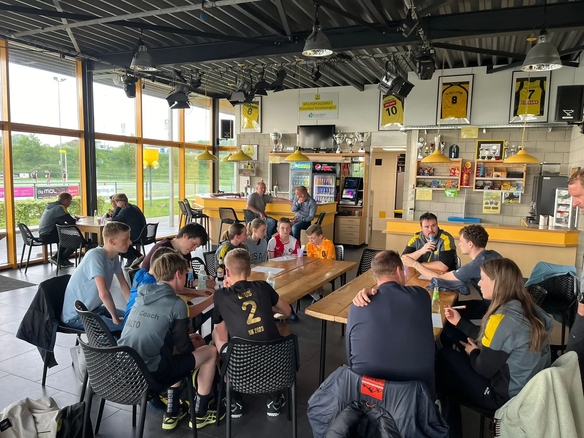 Trainerscafé over terug- en vooruitblikken op een seizoen 1